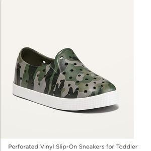 Old Navy Perforated Slip On Toddler Vinyl Shoes